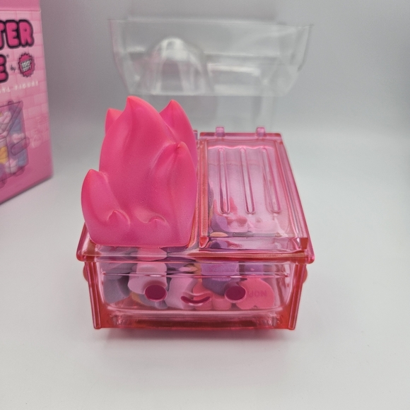 100% Soft Love is like a Dumpster Fire Valentines 2021 Edition Pink Candy Vinyl - Picture 10 of 12